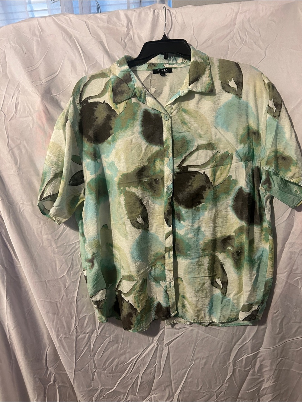 Relaxed Mint Green Floral Button-Front Blouse